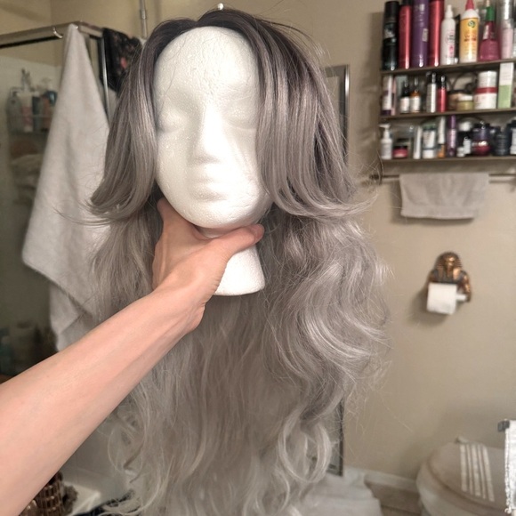 Elegant Gray Ombre Synthetic Wig - Picture 9 of 9